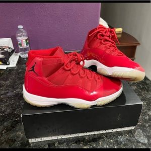 Jordan retro 11 win like 96, size 10, excellent condition eight out of 10.